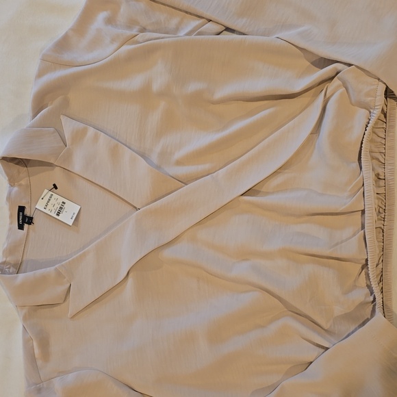 Express Collared V-Neck Long Sleeve Faux Wrap Front Top NWT - Picture 4 of 6